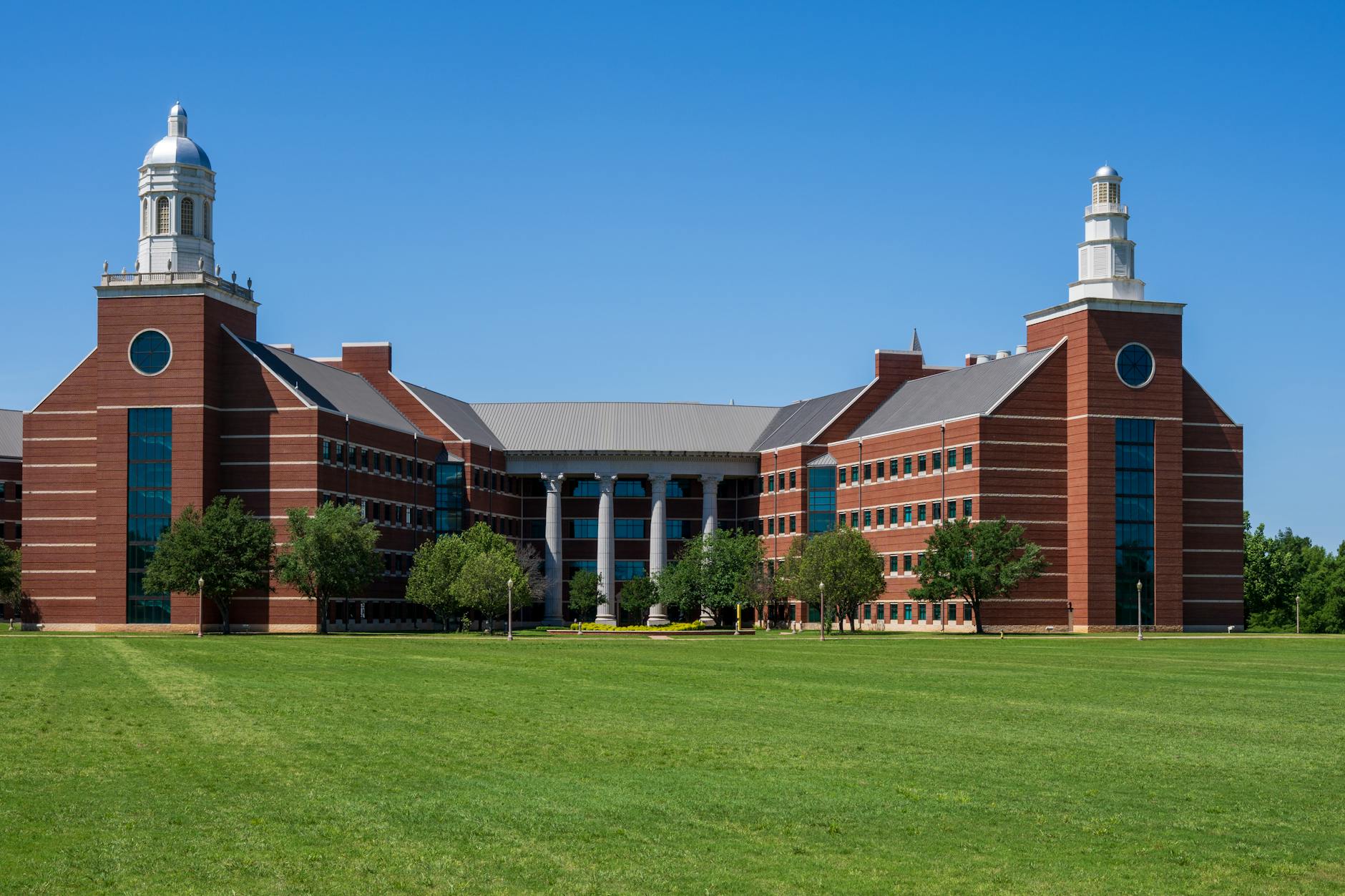 The Bill Daniel Student Center at Baylor University with clear blue sky — UPI Study